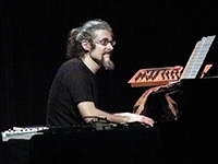 Stéfanus Vivens (keyboards)